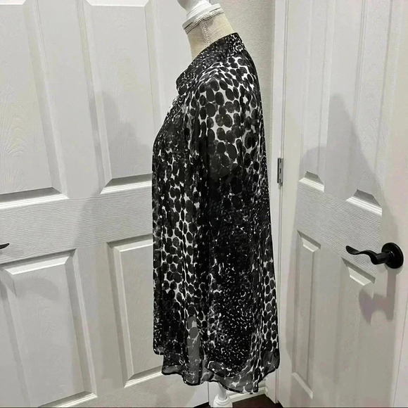 cAbi High/low sheer, long length black/ white blouse button down ❤️ - Picture 5 of 9